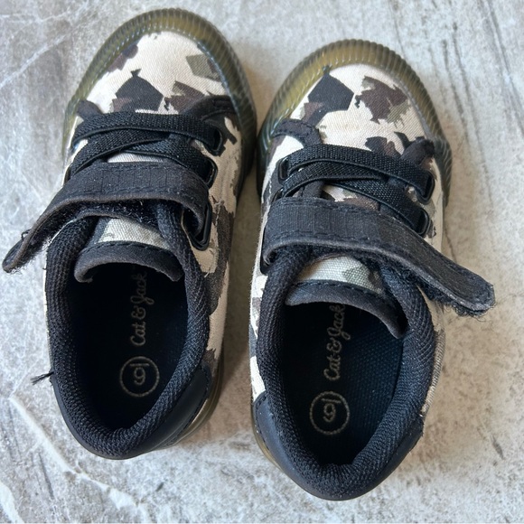 Cat & Jack Toddler Boy Camo Slip On Sneakers, Size 6 - Picture 8 of 11